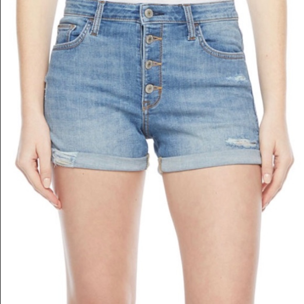 Hi-Rise Rolled Up Denim Shorts
